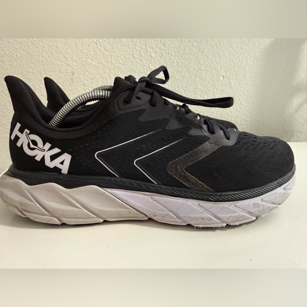 Hoka Arahi 5 Men's Black & White Lightweight Running Sneakers - Picture 3 of 10